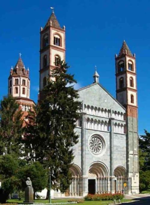 La Casa Di Alice Appartement Vercelli Buitenkant foto
